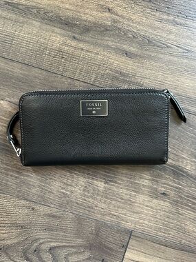 Fossil Leather Zip Around Wallet